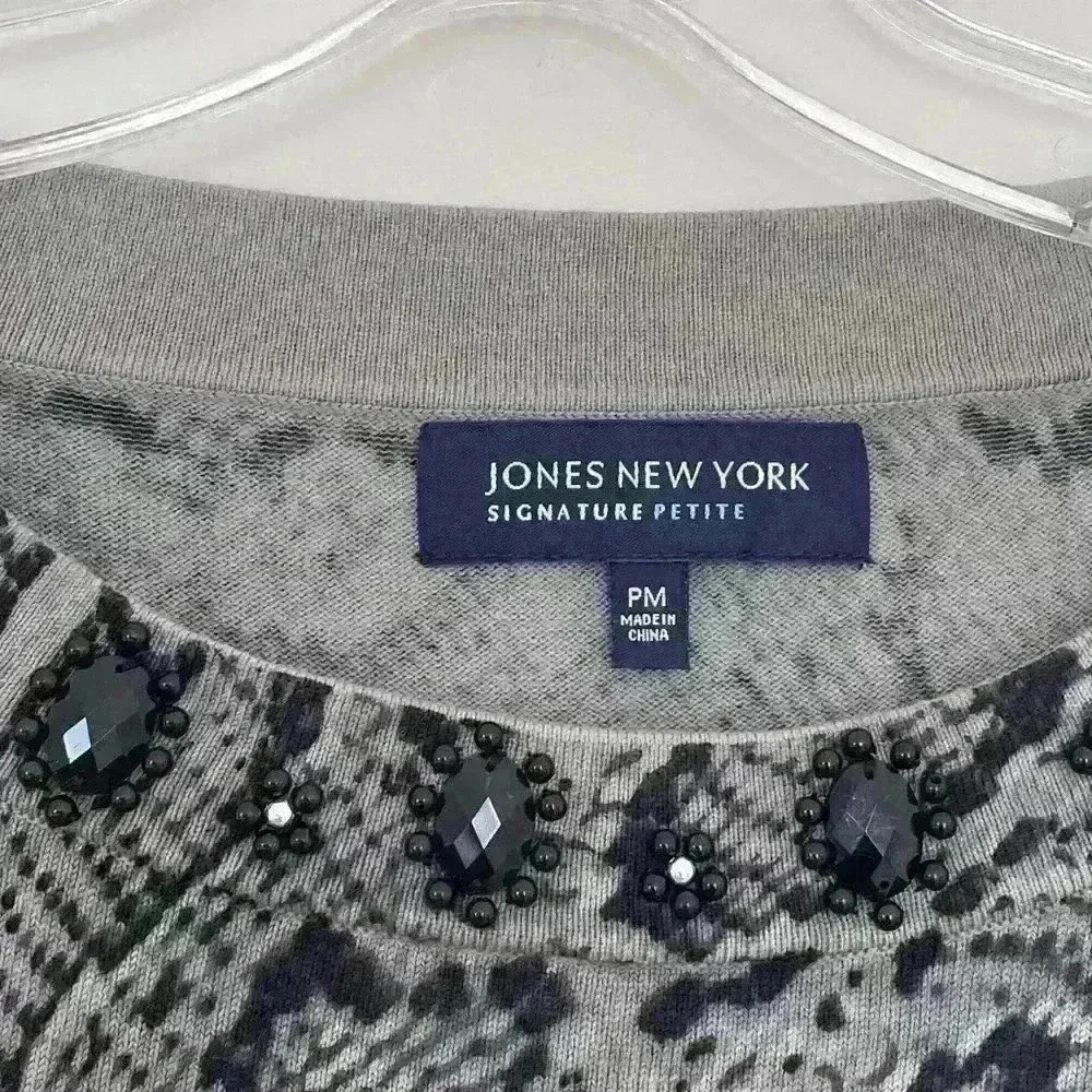 Jones New York Petite Medium Women’s Top Animal Print Jewel Long Sleeve - Picture 3 of 6